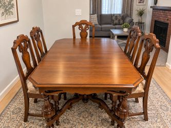 Traditional Wood Dining Table with 6 Chairs