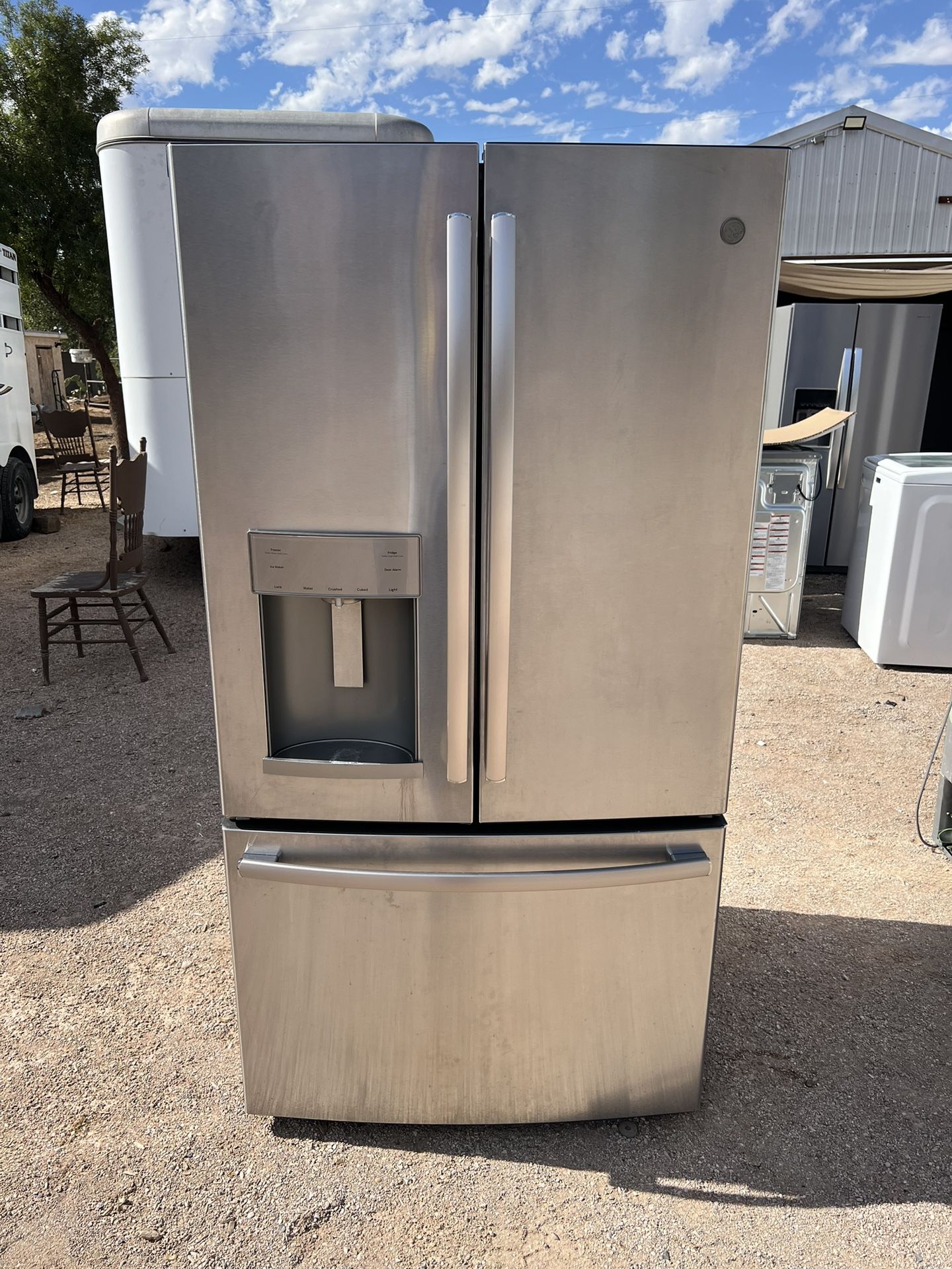 GE REFRIGERATOR 