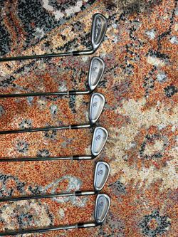CLEVELAND TOUR ACTION IRONS PW-4