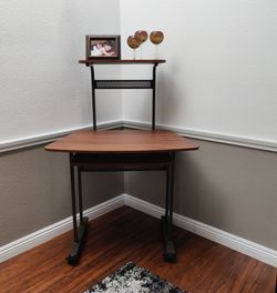 Desk for Computer/Work Station  $25 OBO takes