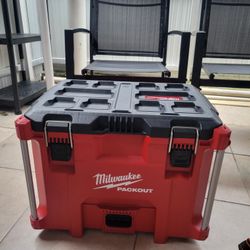 Milwaukee
PACKOUT 22 in. Modular XL Tool Box
