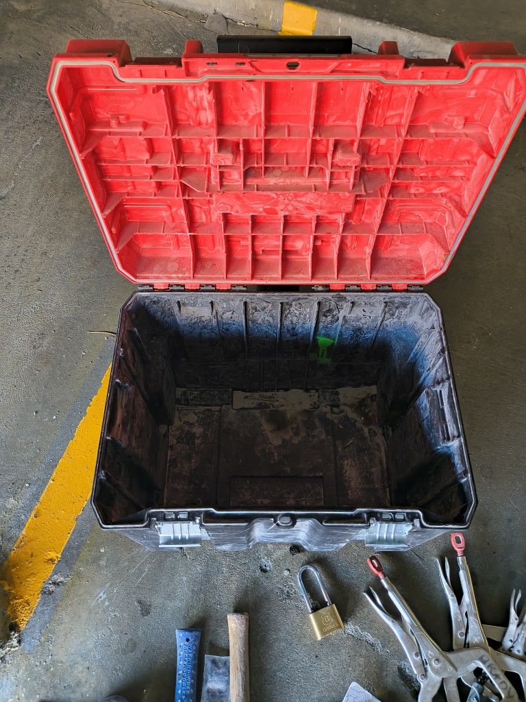 Craftsman Tool Box With Tools