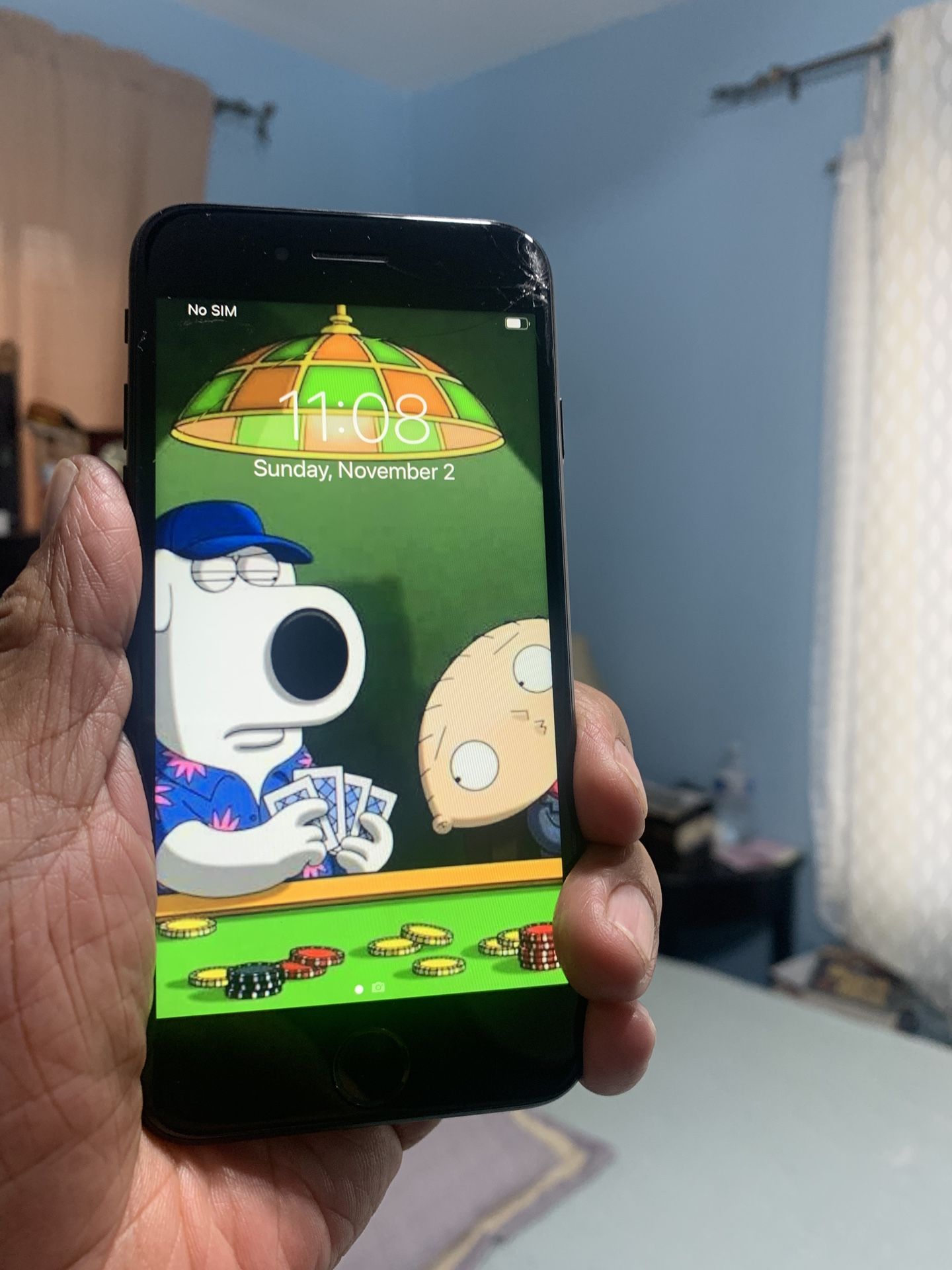 iPhone 7-32Gb Crack Front Unlocked For Sale $50