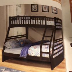 Twin size / Full size Bunkbed