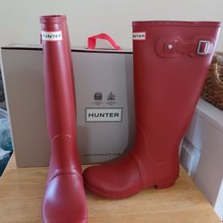 New HUNTER Military Red  Rain Shoes,  Size 10