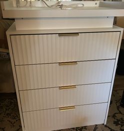 White 4-Drawer Dresser with Charging Station