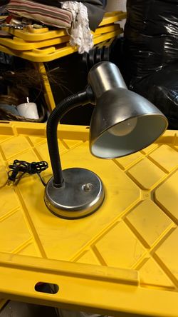 Desk lamp