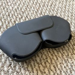 Black AirPods Max Carrying Case