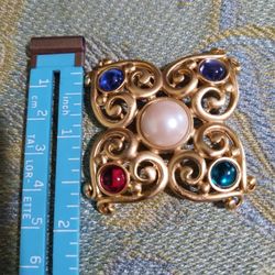 Vintage Brooch 