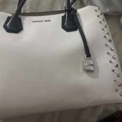 Michael Kors Large Bag Barley Used Comes With Second Strap For Length 