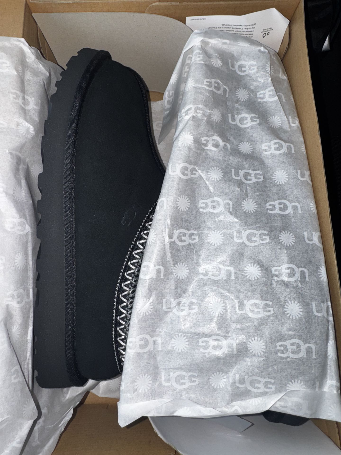 New women’s uggs tasmans II size 8