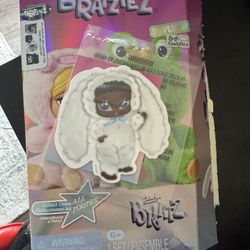 Bunny boo Sasha BRATZ BRATZIEZ ICONZ SERIEZ PLUSH KEYCHAIN BLIND BOX