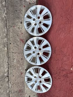 Toyota hubcaps 15 inch