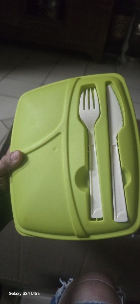 3 Tupperware W Lids. $5