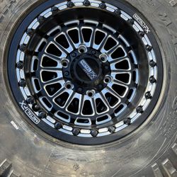 METAL FX AND MAXXIS TIRES 15”. And   35”. TIRES