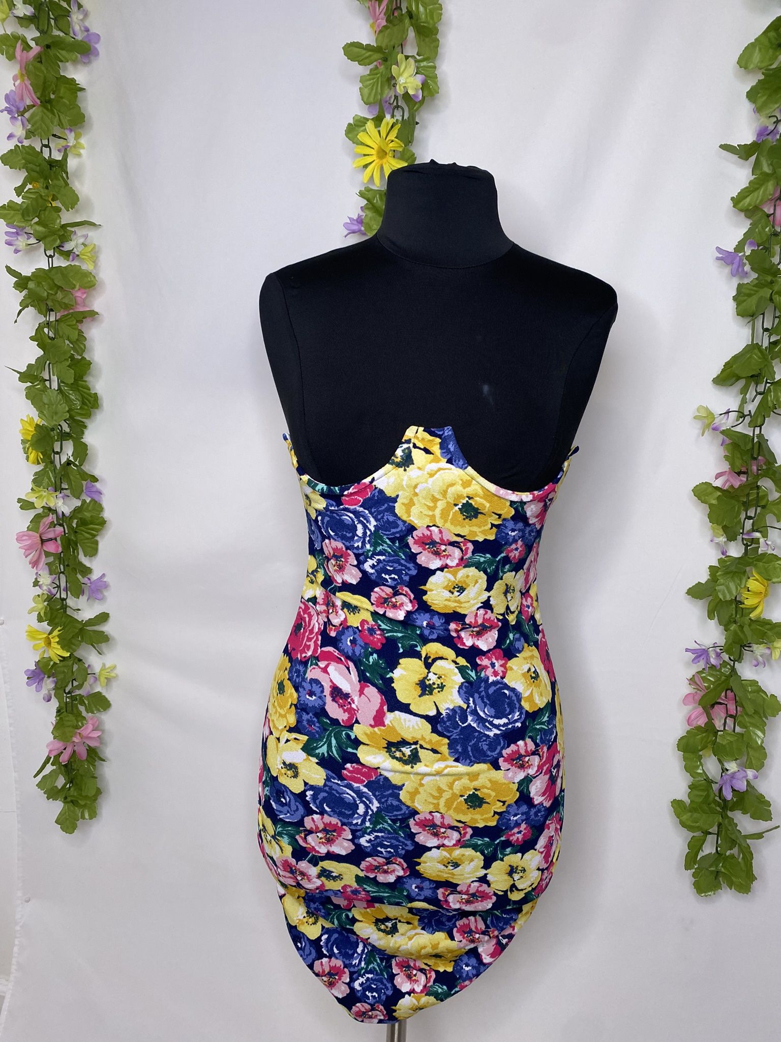 Floral Bustier Scrunched Pencil Skirt 💐