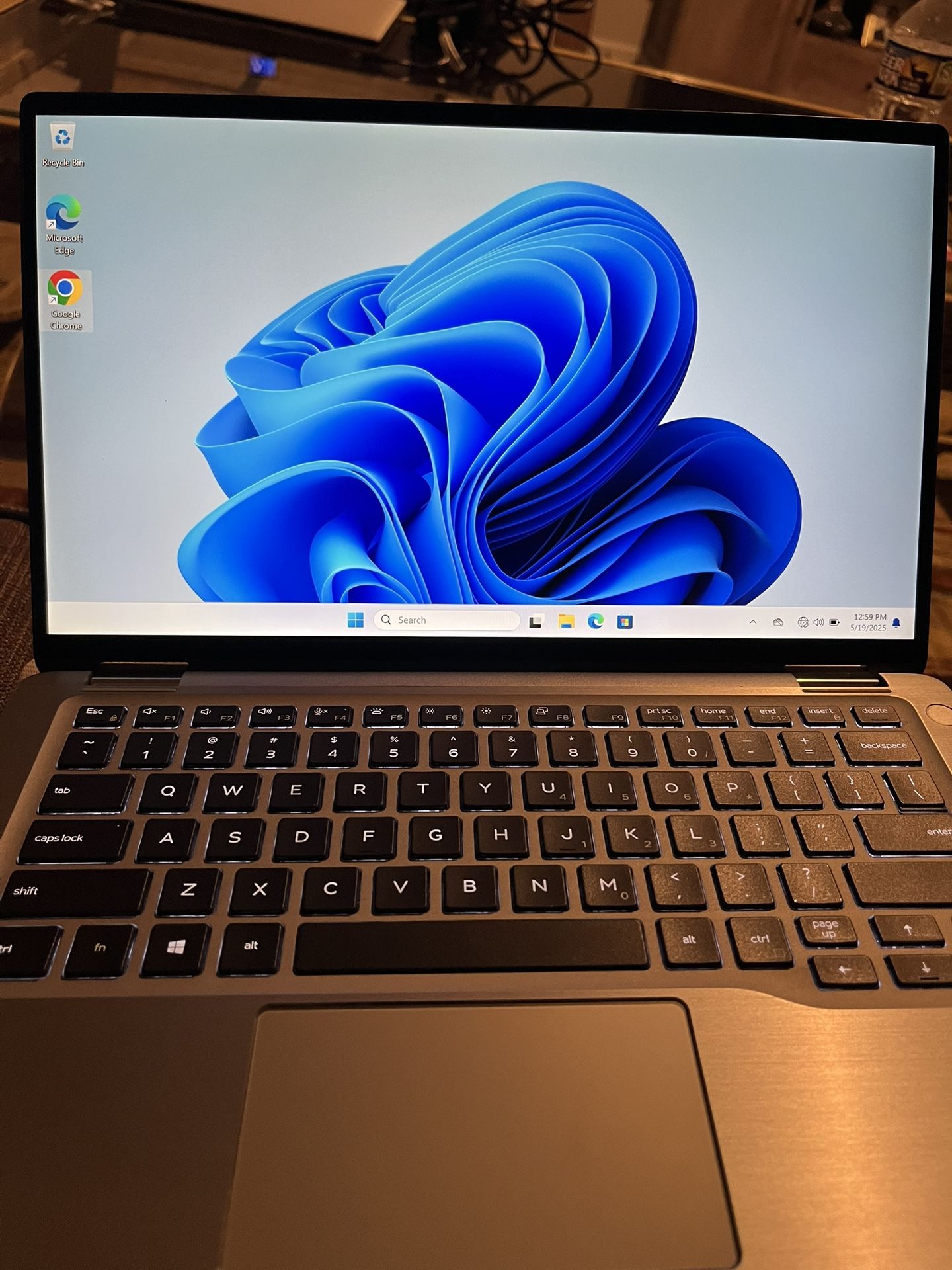 Dell 2 and 1 Laptop i7 vPro 8th Gen