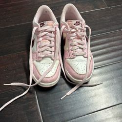 Nike Size 6y/EUR 38.5/UK5.5 