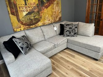 U Shaped sectional modular couch with double chaise color options Only $39 down payment 👉 Please ask Jon Green for a discount when you arrive!