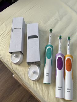 Oral-B Electric Toothbrush Set (3 Handles + Chargers)