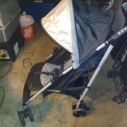 SUMMER 3DLITE CONVENIENCE STROLLER