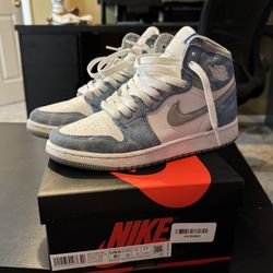 Air Jordan 1 ‘ Hyper Royal’ GS Size 5.5Y