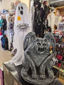 New Halloween 🎃 animatronics and more. We are packed.