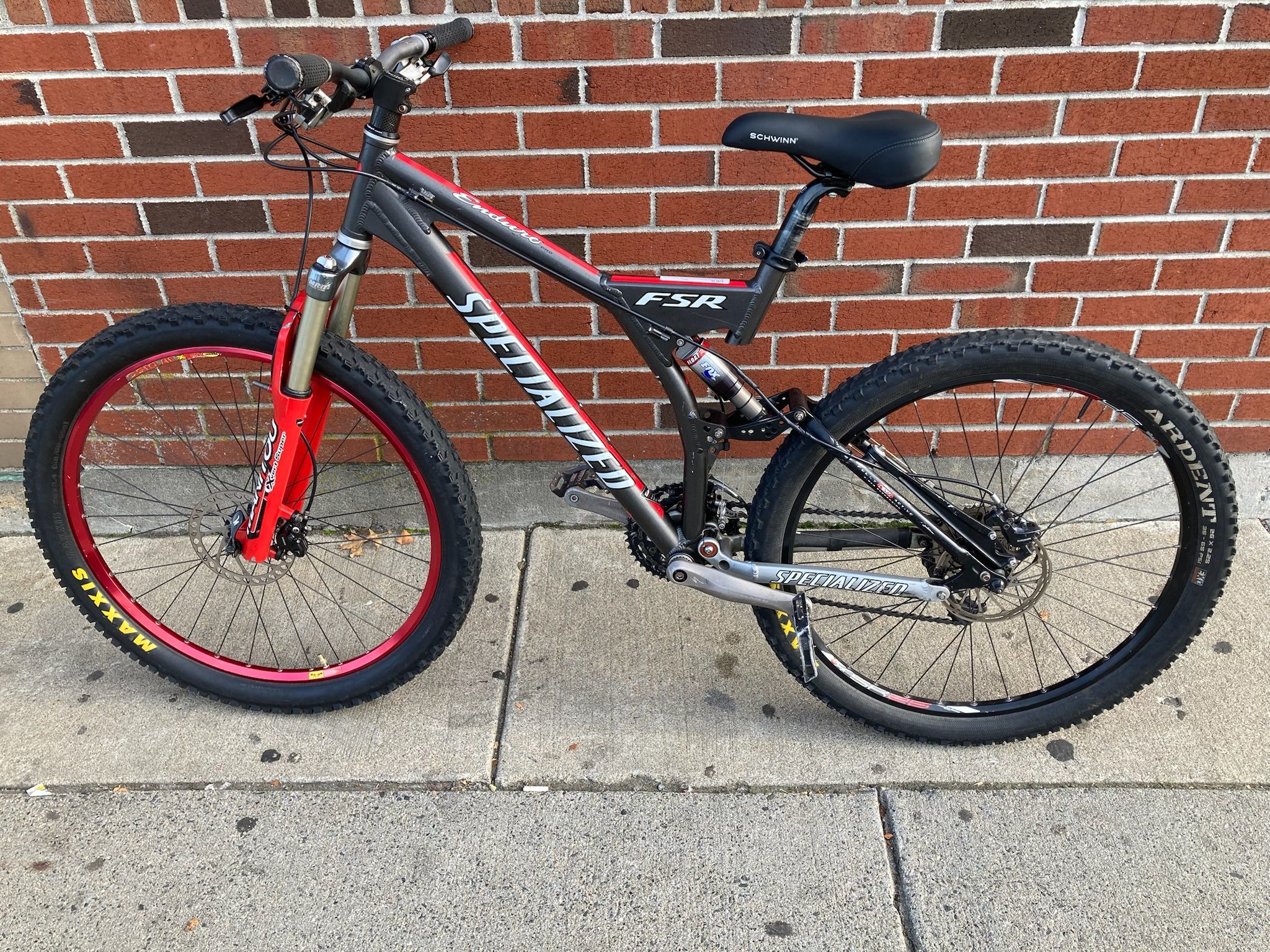 SPECIALIZED ENDURO FSR MOUNTAIN BIKE 29" WHEELS 17" FRAME