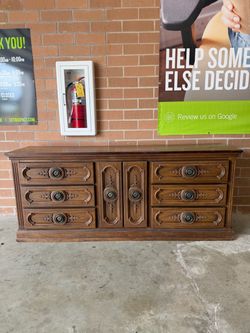 9 drawers Dresser