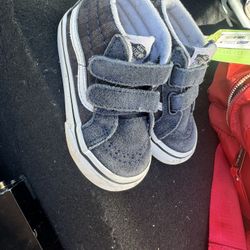 Kid vans size 5 1/2