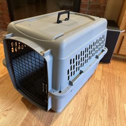 28” Petmate Pet Kennel (up to 30 lb dogs)