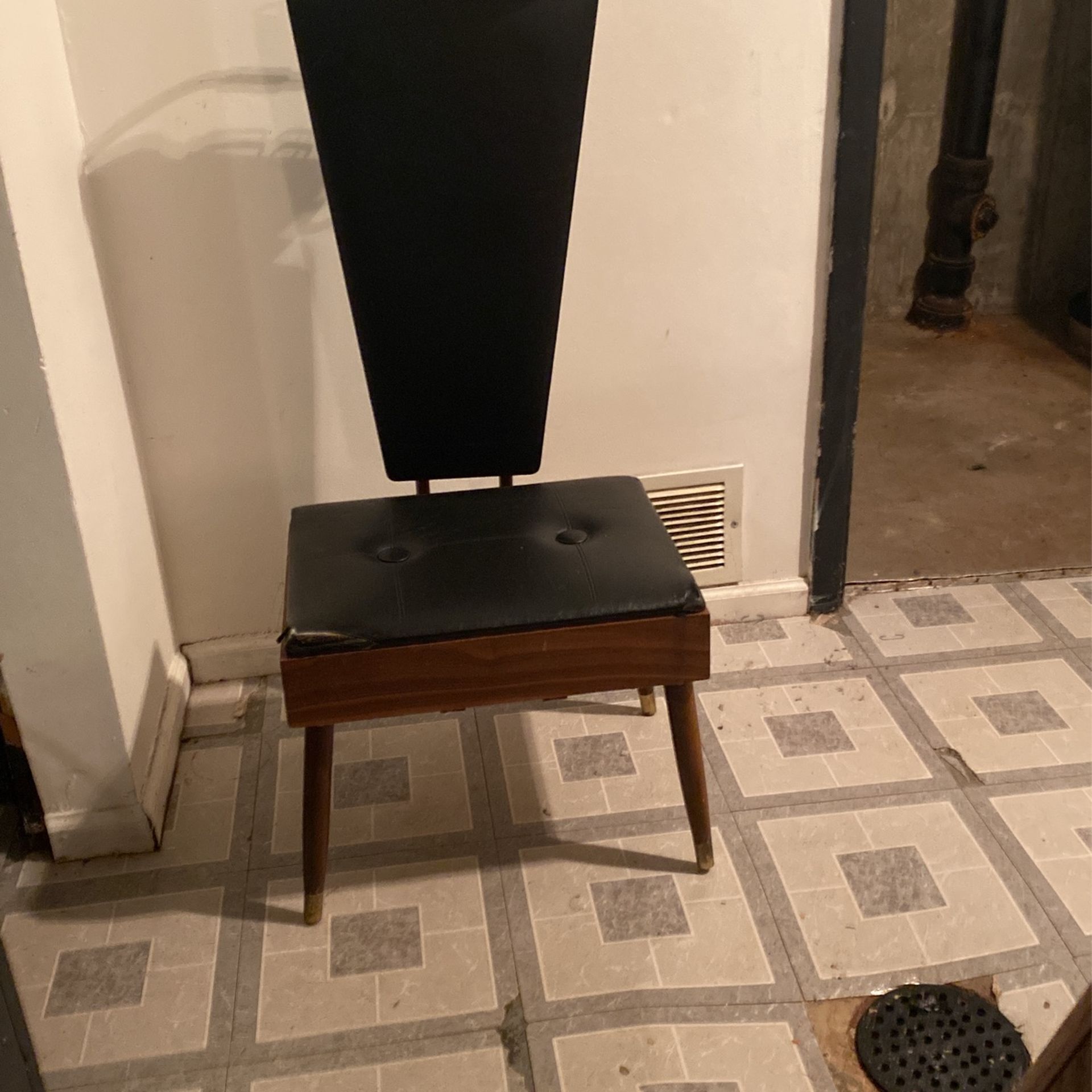 Butler’s Chair by Pearl Wick Of Long Island, NY! Only $26CashTo Pickup