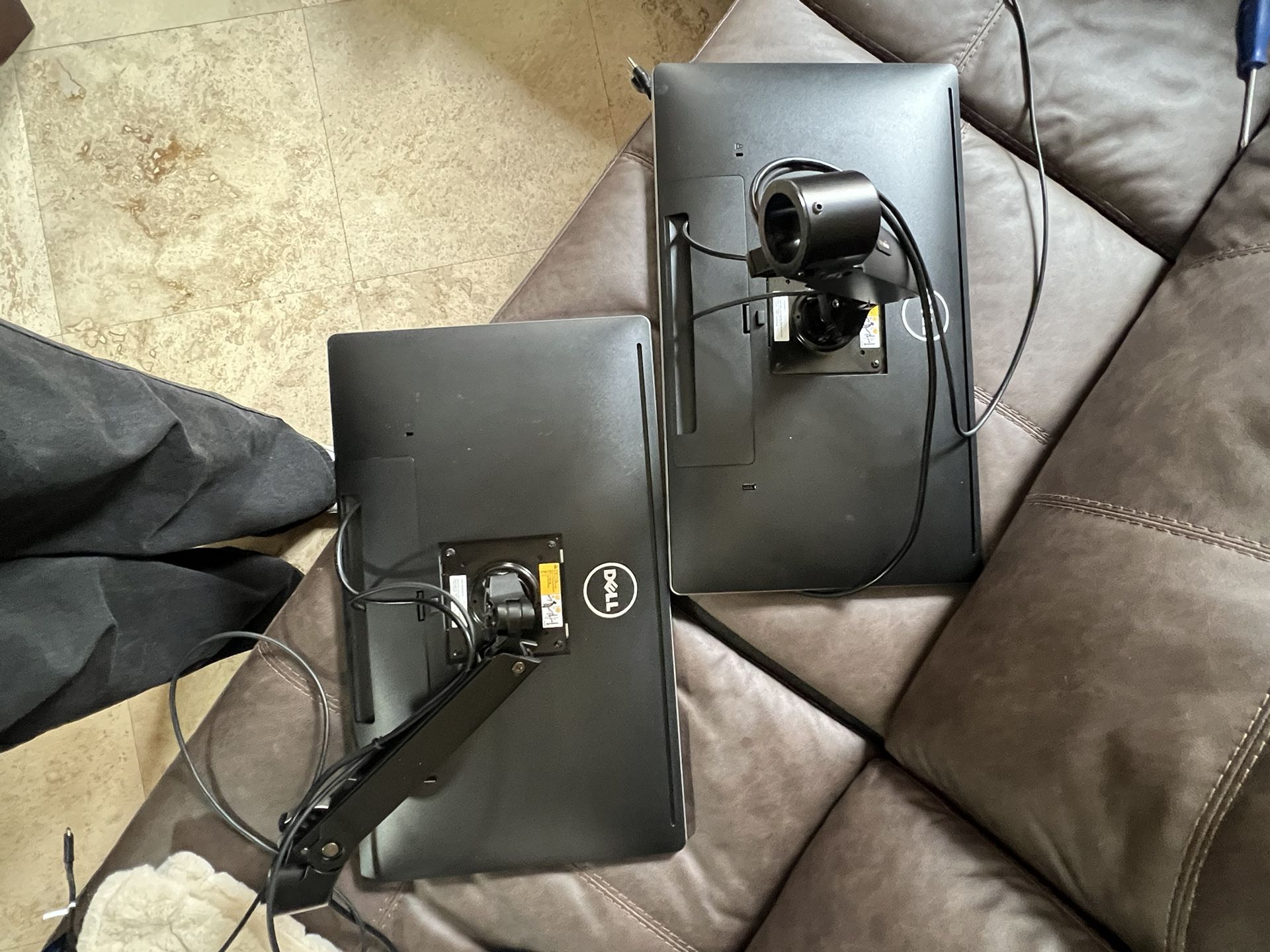 2 Dell P2415Q 24” 4K Monitors + Dual Adjustable Desk Mount – Perfect WFH Setup