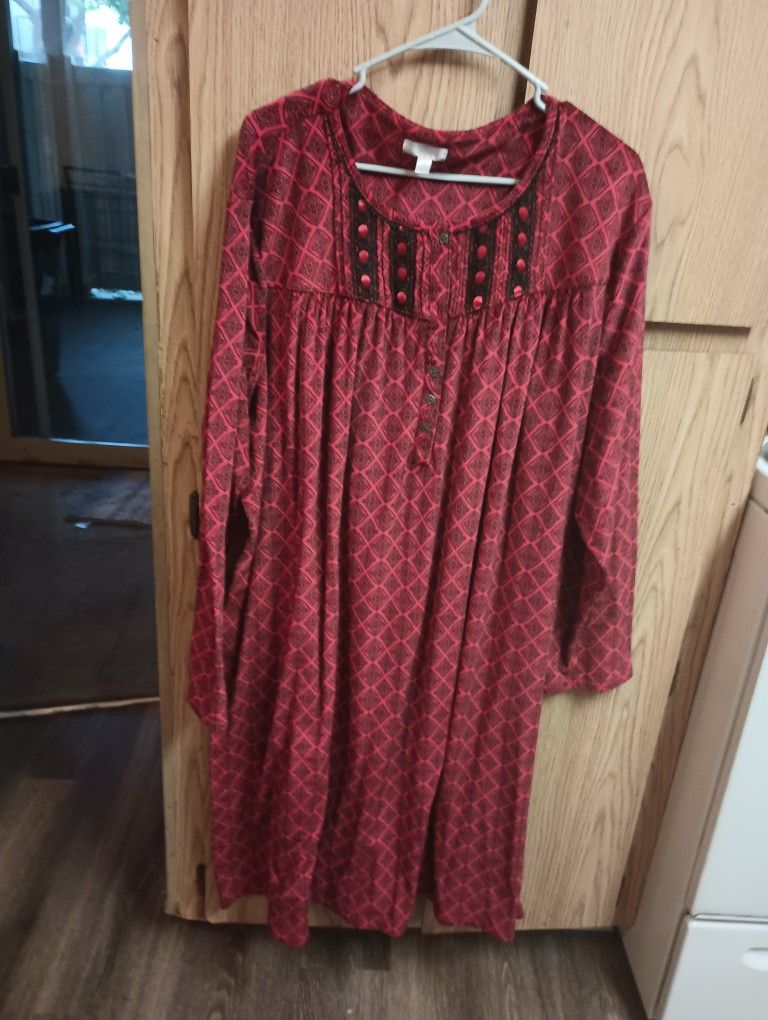 Woman's Plus Size Robe 