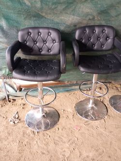 4 bar stools