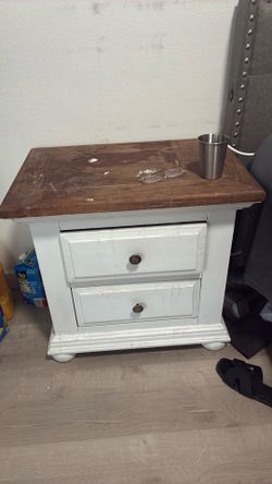 Dresser and nightstand set