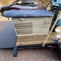 Brewer Basic Exam Table (Chaplin Series)