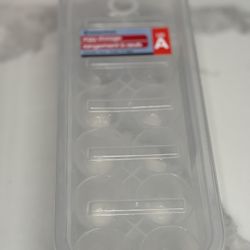 Durable Plastic Eggs Container ( 1 Dozen )
