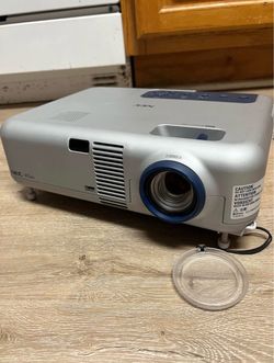 NEC VT465 LCD Projector