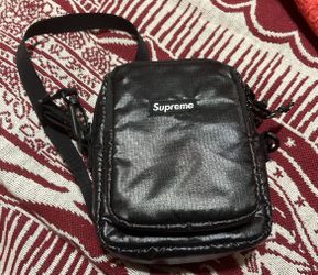 Supreme - Shoulder Bag - (FW17) - Black - Used 