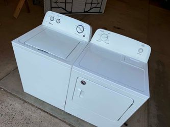 Amana washer and gas dryer laundry set