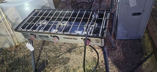 Exterior 3 burner propane cook top