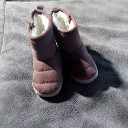 Baby Fur Boots(BRANDNEW, UNUSED)