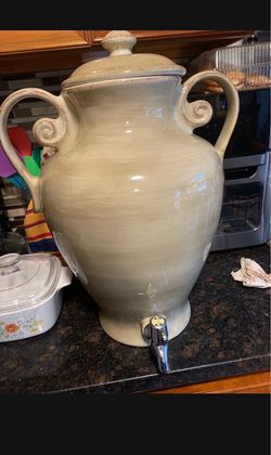 Tabletops Gallery Villa Grande Ceramic Beverage Dispenser 3 Gallons
