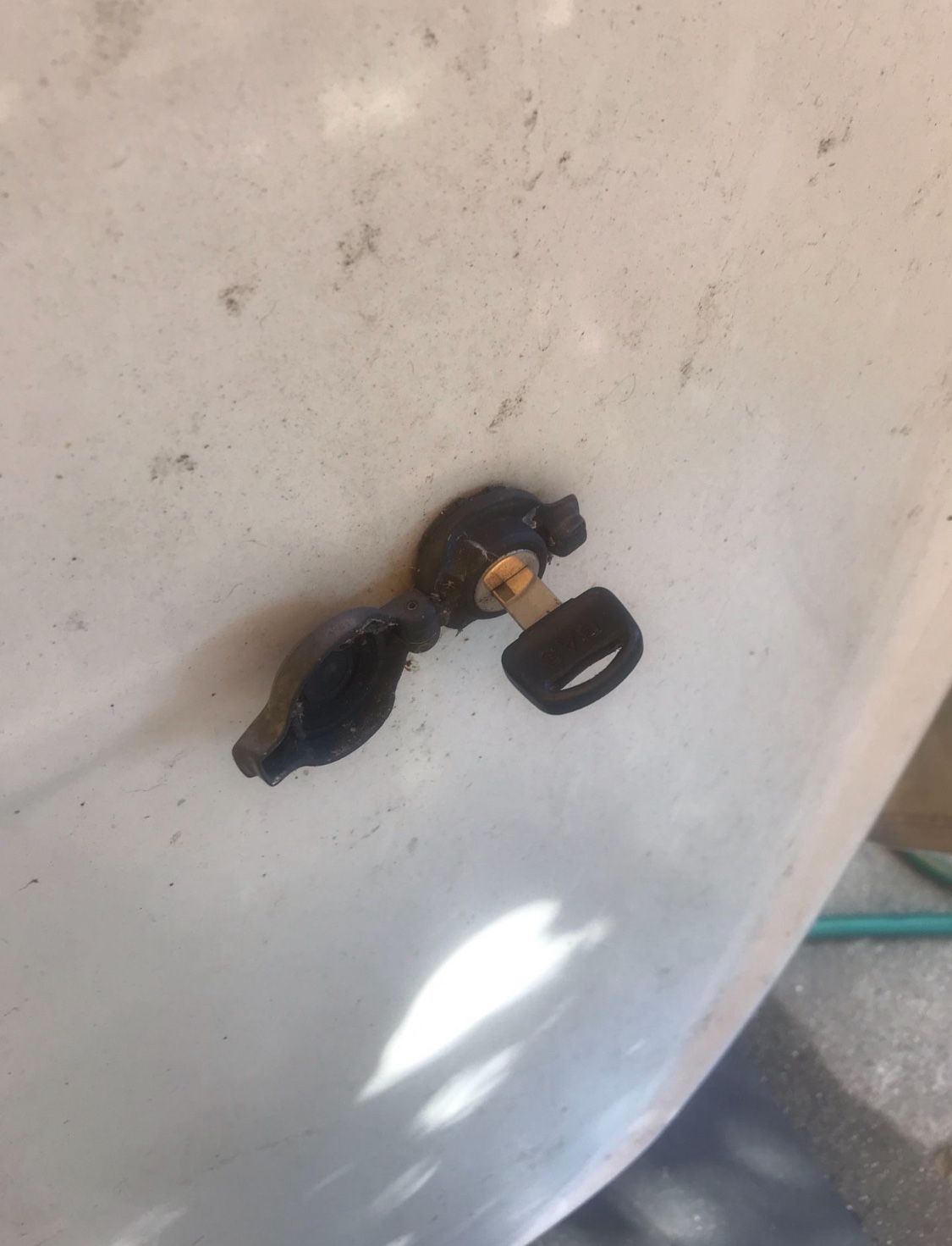 Cover For Dodge Ram 1500 Fiberglass with key