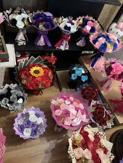 roses bouquets available