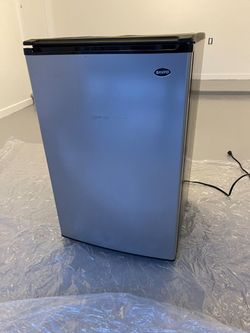 Refrigerator Mini  Sanyo