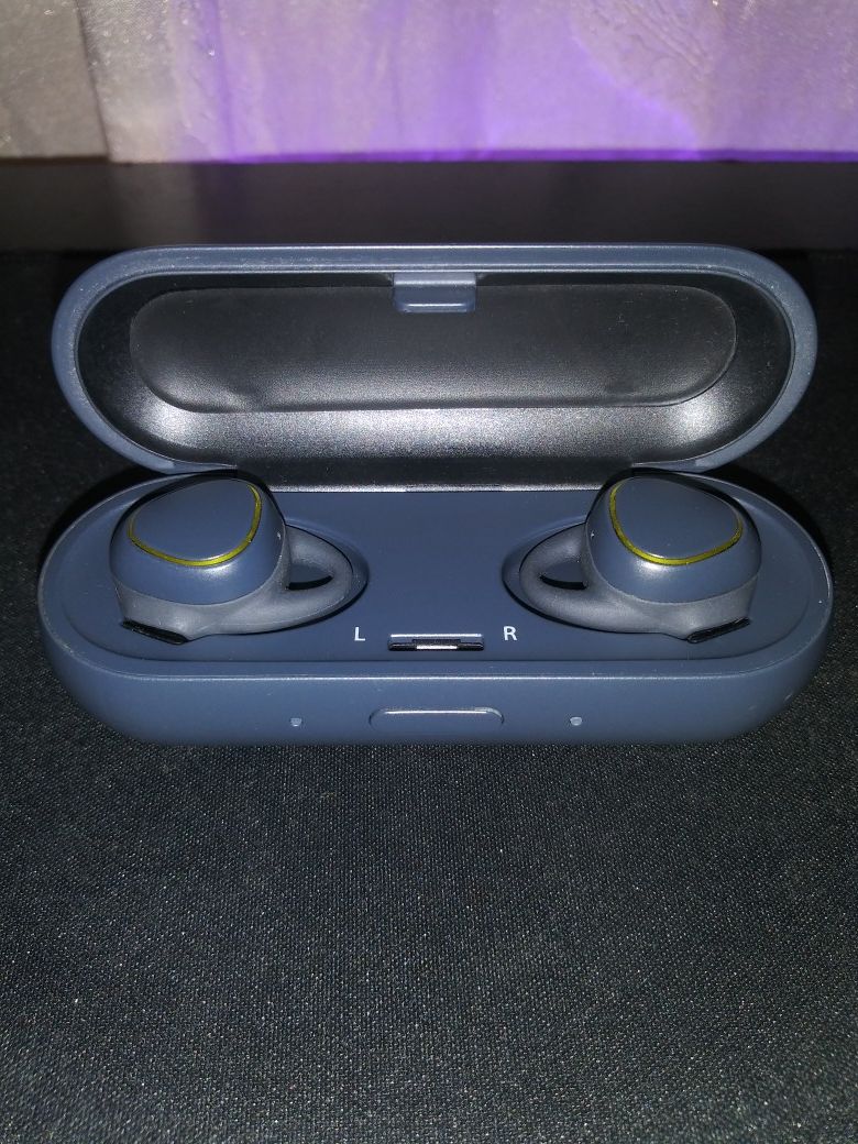 Samsung Gear Icon X wireless blutooth earbuds