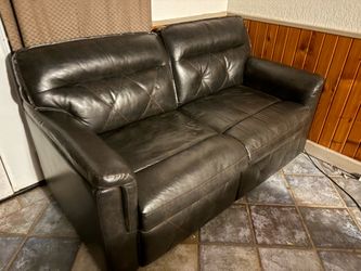 Tri-fold couch