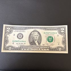 Billete De a 2 Dólares Con Serie Escalera
